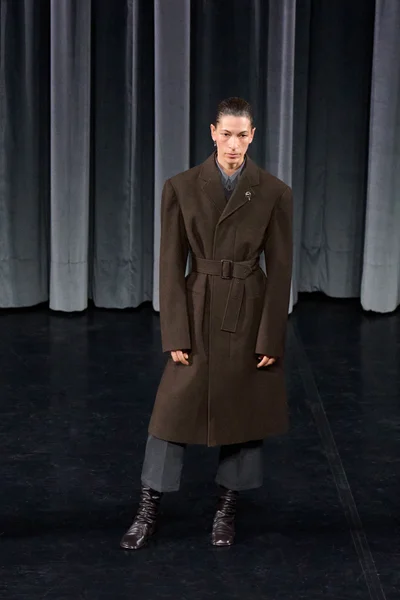 Look 37
